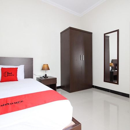 Reddoorz Syariah Plus @ Jakal Bawah 3 Kejayan Exterior foto