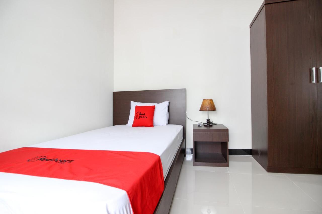 Reddoorz Syariah Plus @ Jakal Bawah 3 Kejayan Exterior foto