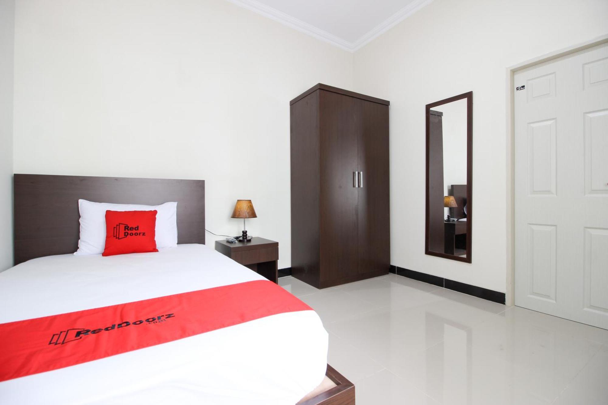 Reddoorz Syariah Plus @ Jakal Bawah 3 Kejayan Exterior foto