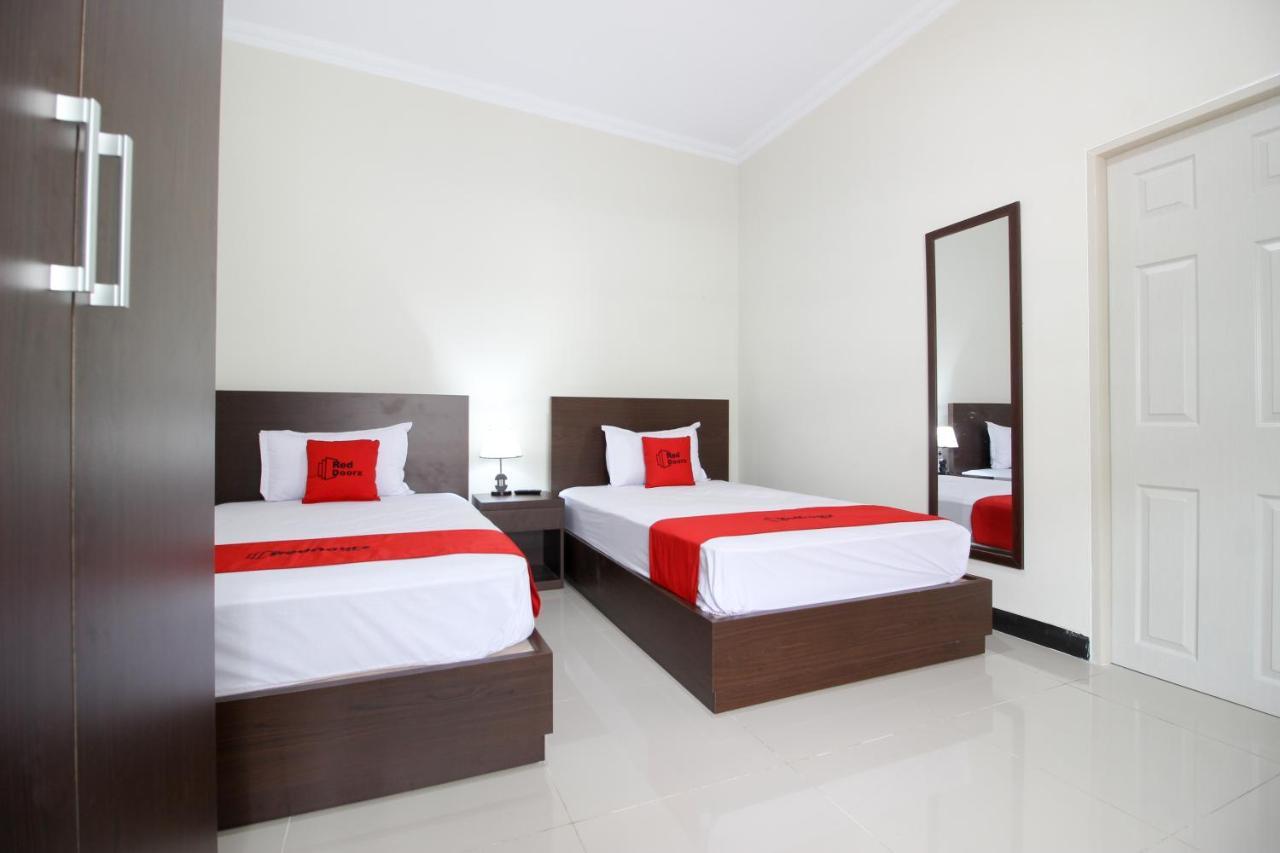Reddoorz Syariah Plus @ Jakal Bawah 3 Kejayan Exterior foto