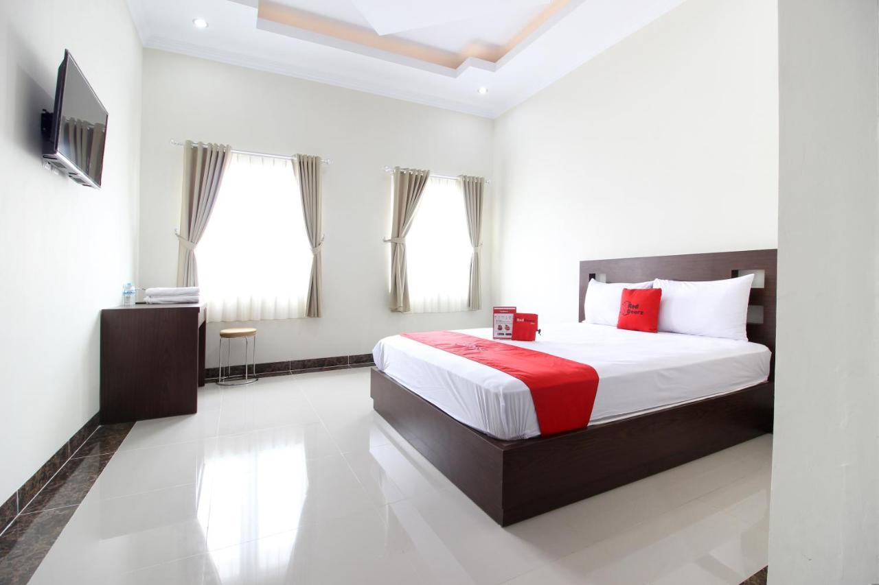 Reddoorz Syariah Plus @ Jakal Bawah 3 Kejayan Exterior foto