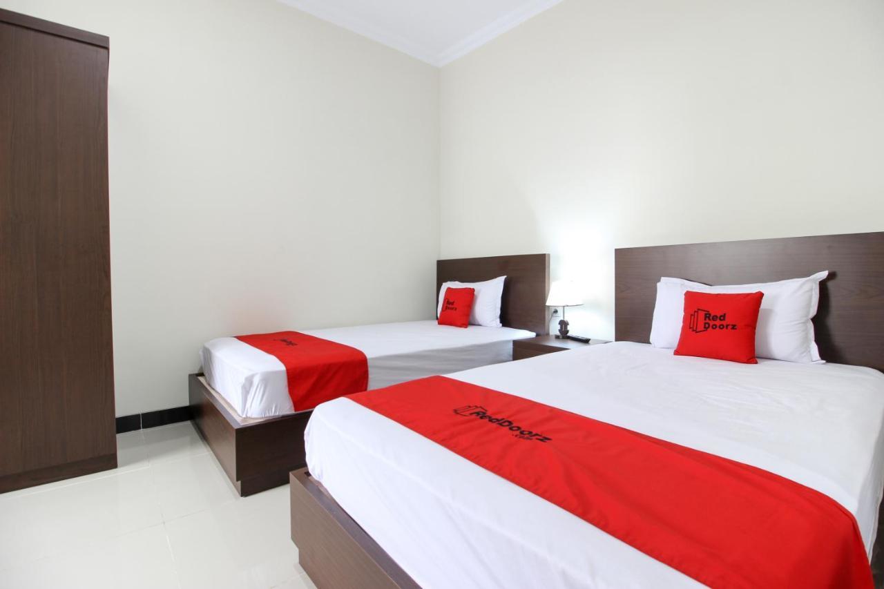 Reddoorz Syariah Plus @ Jakal Bawah 3 Kejayan Exterior foto